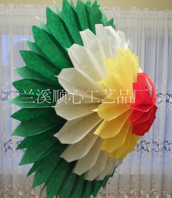 情人節(jié)與圣誕節(jié)燈籠供應(yīng) 蜂窩紙燈籠與圣誕鐘燈廠家直銷，世界工廠網(wǎng)工藝禮品優(yōu)選